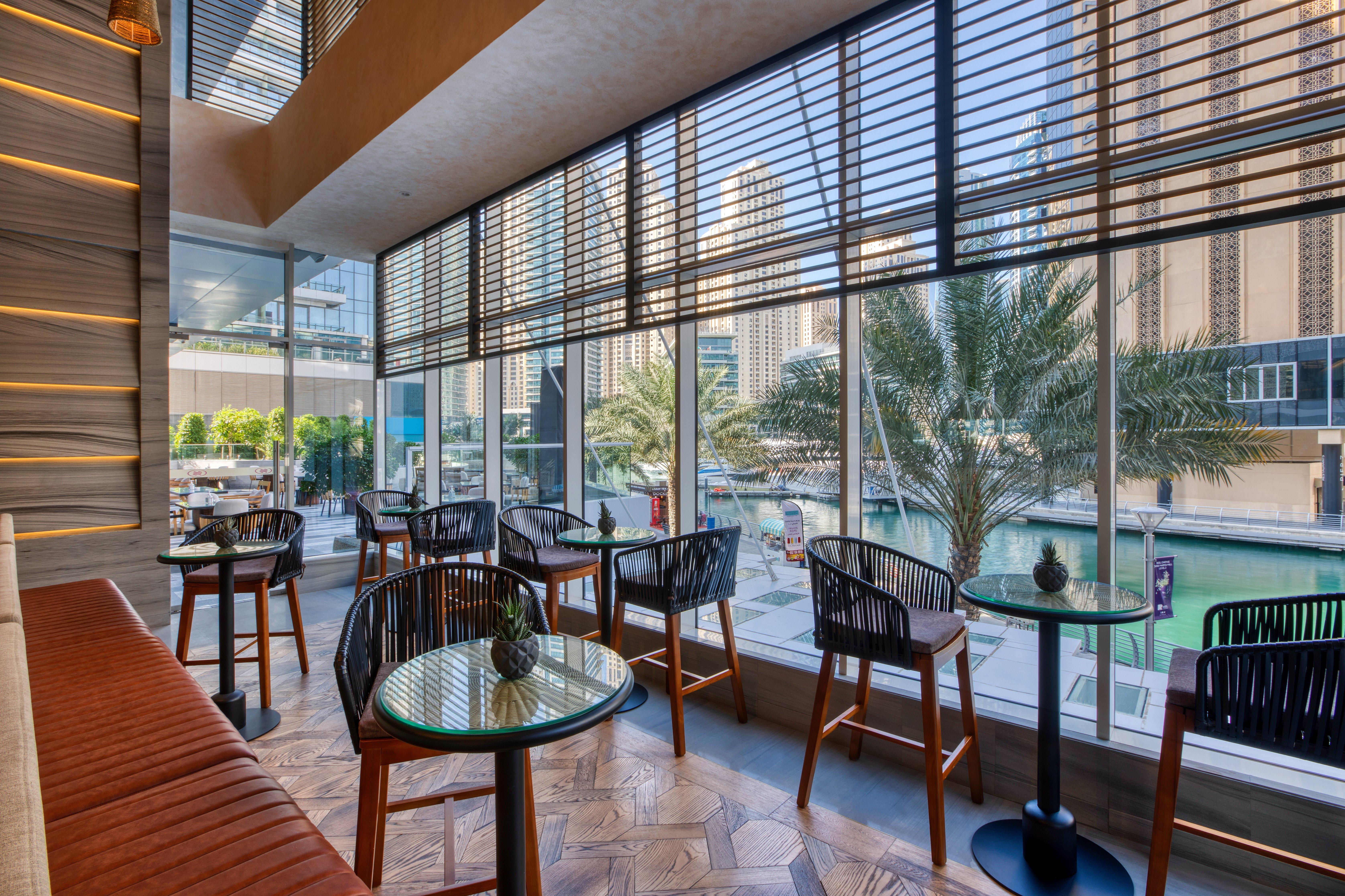 Crowne Plaza Dubai Marina By Ihg Hotel Bagian luar foto The View at The Palm