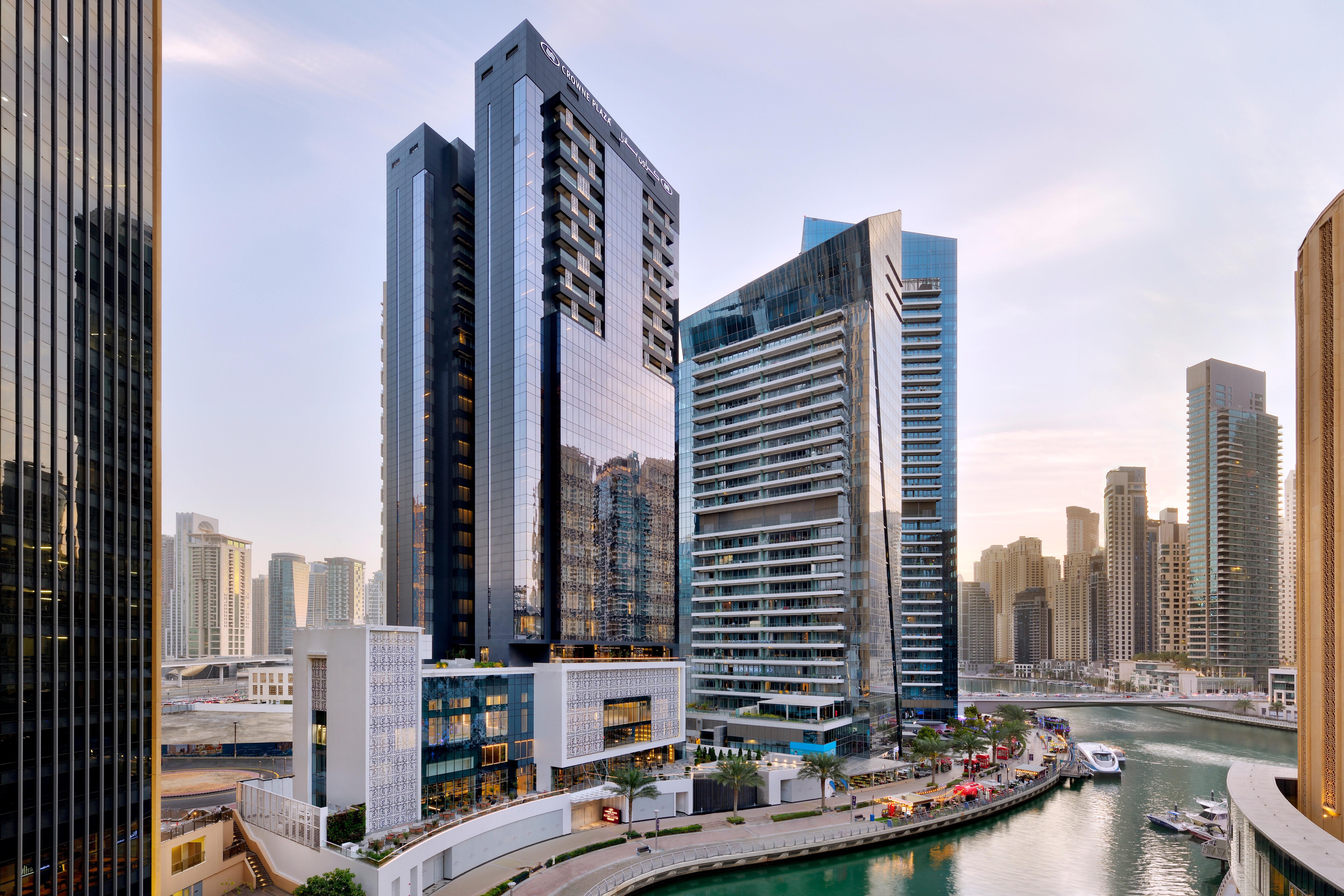 Crowne Plaza Dubai Marina By Ihg Hotel Bagian luar foto The Address Downtown Dubai