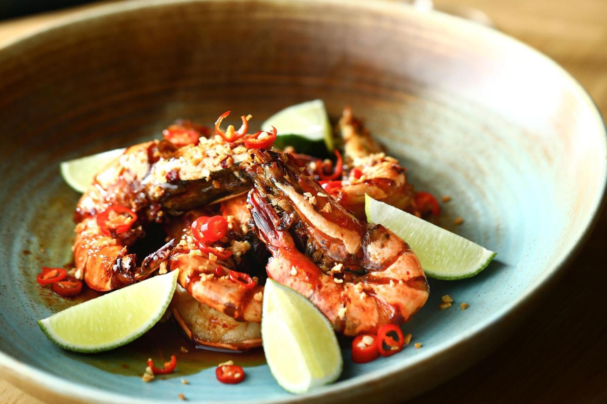 Crowne Plaza Dubai Marina By Ihg Hotel Bagian luar foto A prawn dish
