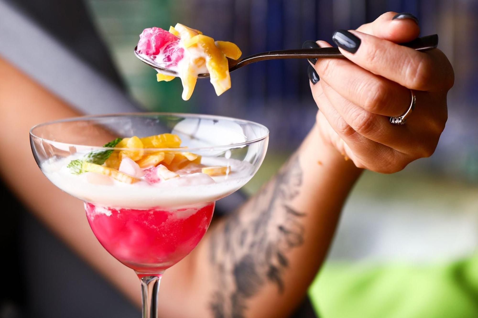 Crowne Plaza Dubai Marina By Ihg Hotel Bagian luar foto A fruit salad