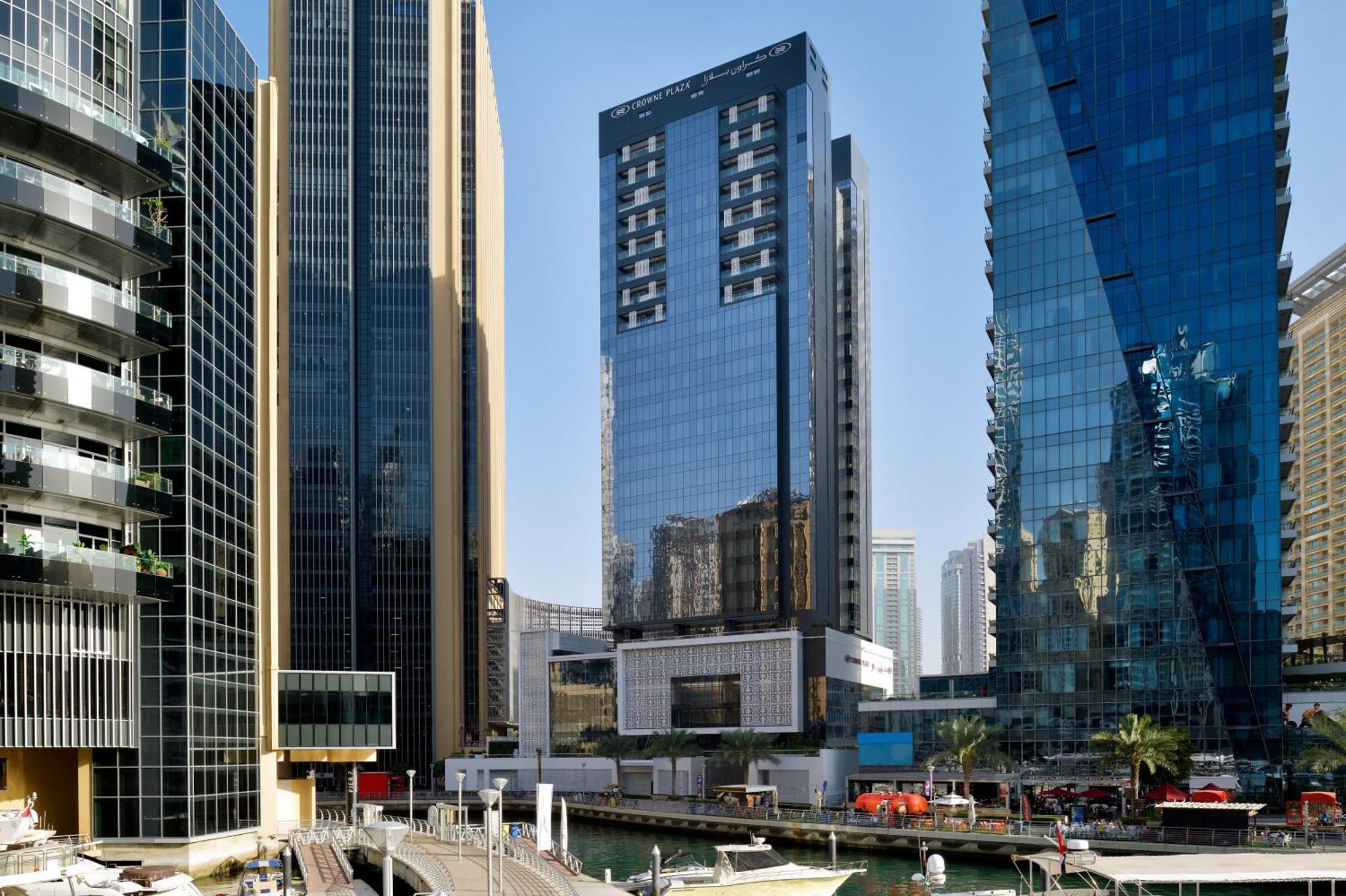Crowne Plaza Dubai Marina By Ihg Hotel Bagian luar foto The Address Marina Mall